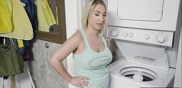  Frustrated stepmom MILF Quinn Waters was naggin about the laundry